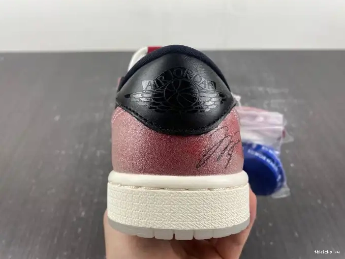 Reps TB BLACK' LOW ROOM 1 X JORDAN AIR 'RED OG TROPHY FN0432-017 0517